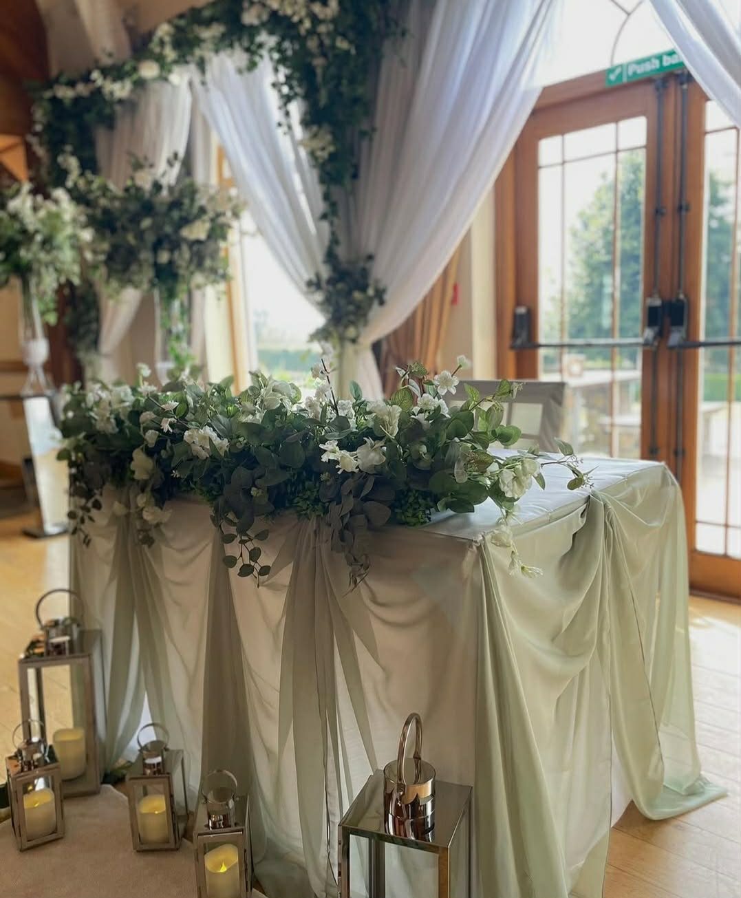 King Arthur Hotel - wedding styling by Simply Elegant Hire